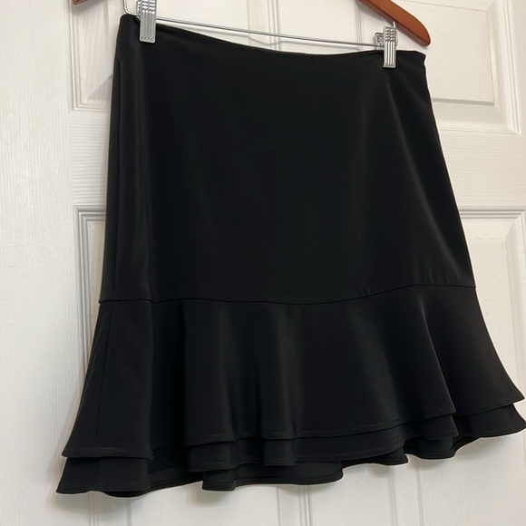 White House Black Market skirt - Picture 2 of 6